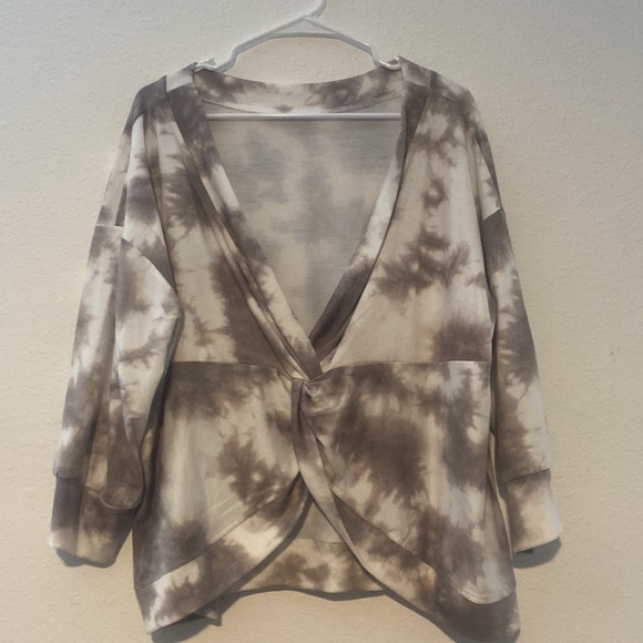 CATO, Open Back with a twist sweater shirt - Picture 2 of 4